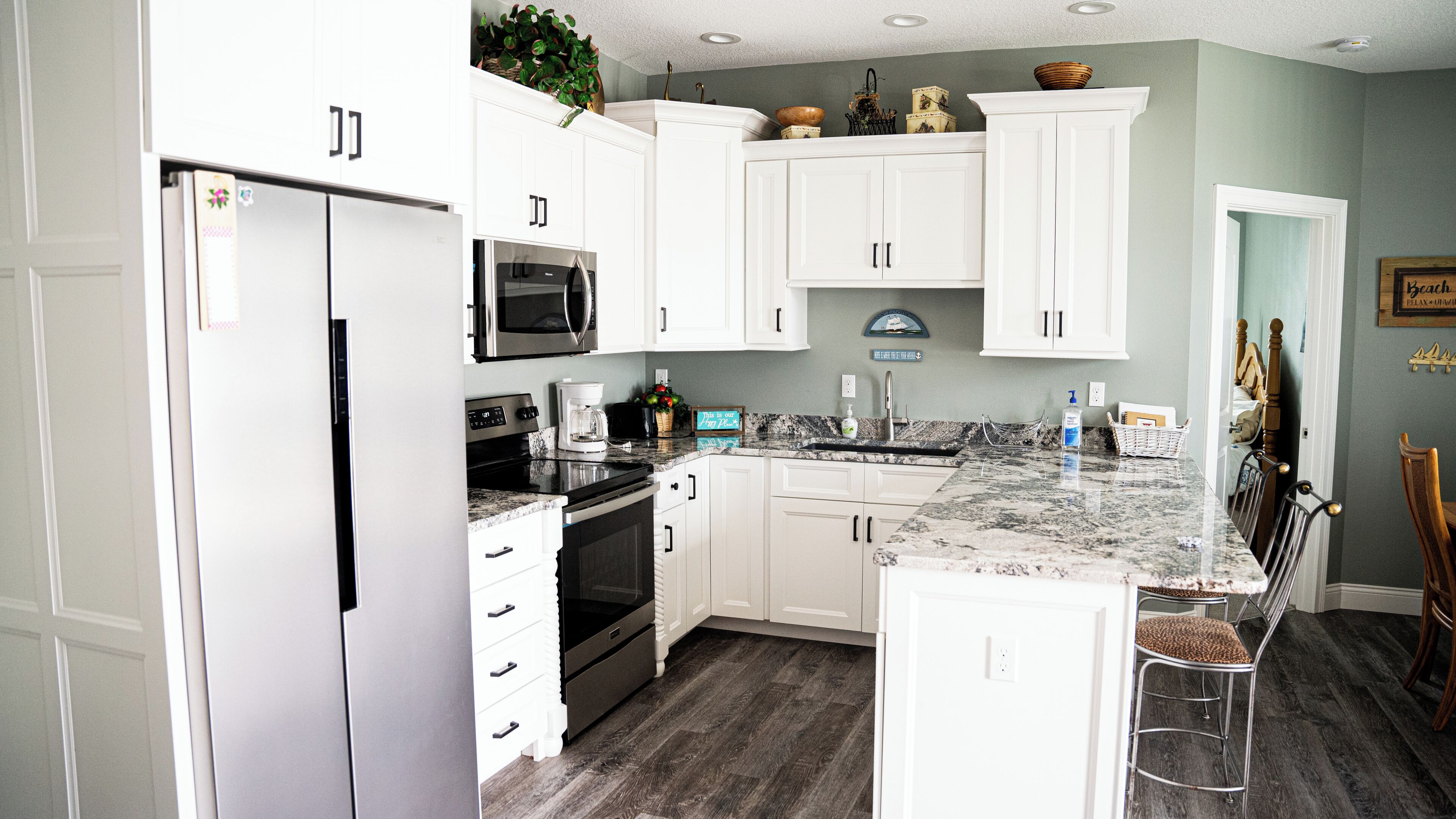 冰箱、微波炉、烤箱、炉灶