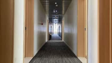 المنشأة من الداخل