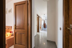 4 camere, ferro/asse da stiro, Wi-Fi, lenzuola