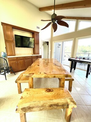 Dining - Lakefront Escape - Private Dock - Pet Friendly (Albrightsville)