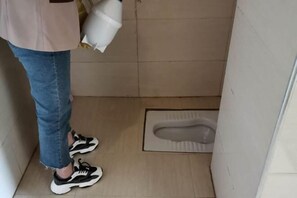 Bathroom - Xinju Express Hotel (Hezhou)