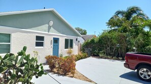 Exterior - Walk to Atlantic Ave & Beach (Delray Beach)