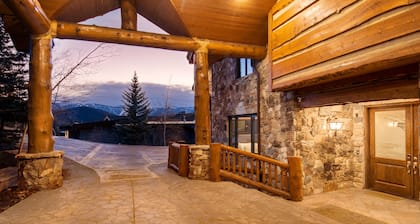 High Meadow by AvantStay | Alpine Views w/ Indoor Pool,Hot Tub & Open Floor Plan