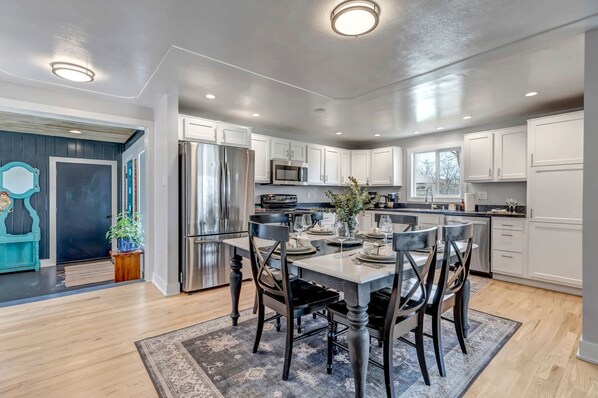 Dining - Namastay Family Haven – 3BR with Yard & Firepit by Clear Creek (Wheat Ridge)