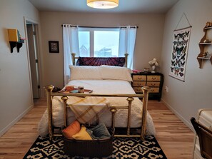 2 quartos, ferros/tábuas de passar roupa, Wi-Fi de cortesia