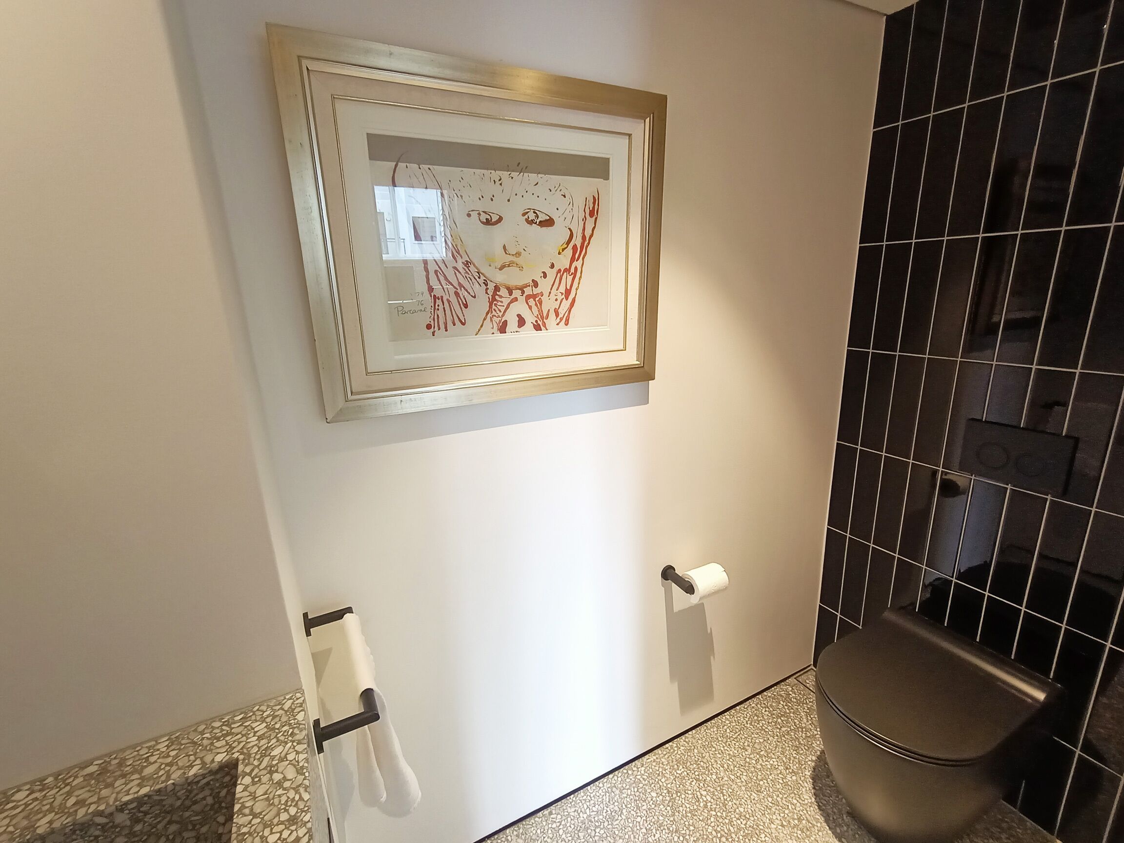 Superb Warehouse Conversion - 2 Bedrooms | 1.5 Bathrooms | Parking — image 11