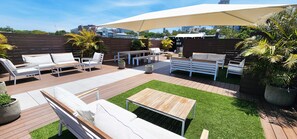 Outdoor dining - Superb Warehouse Conversion - 2 Bedrooms | 1.5 Bathrooms | Parking (Darlinghurst)