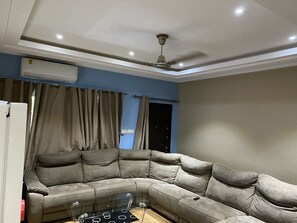 TV, fireplace, stereo - Oyibi New furnished house - Charming 3 Bedroom (Oyibi Accra)