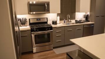 Fridge, microwave, oven, stovetop