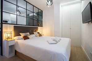 1 bedroom, iron/ironing board, internet