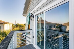 Unclassified image, 2 of 50, button - The Meadows-Mallory Square North |Community Pool |Mins to Gulf Beaches |Gourmet Kitchen |Boat Dock (Pensacola)