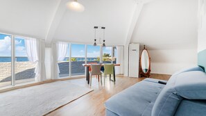 Basic Room, 1 Bedroom (Sweet Room) | 1 bedroom, free WiFi - Jeju UFO Pension (Jeju City)