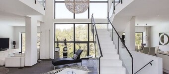 20 min drive/Sitges Villa Mar del Este  Calm, Design, Zen, Very well maintained.