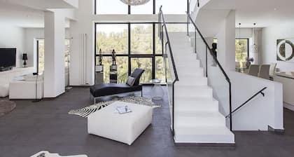 20 min/Sitges en voiture Villa Mar del Este. Tranquillité, Design, Zen.