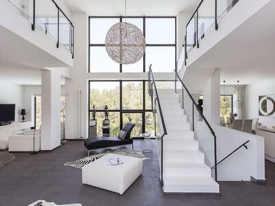 20 min drive/Sitges Villa Mar del Este  Calm, Design, Zen, Very well maintained.
