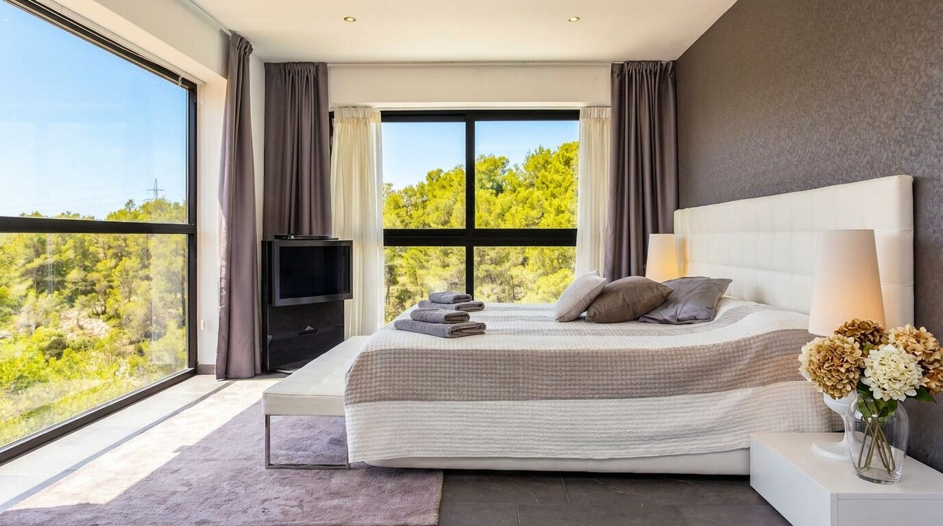 6 bedrooms, iron/ironing board, travel cot, free WiFi