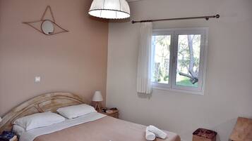 2 bedrooms, in-room safe, travel crib, free WiFi