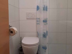 Unclassified image, 3 of 9, button - Kiwi apartment with balcony - Kiwi vacation apartment (Weyregg am Attersee)