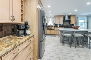Coffee/tea maker, fridge, microwave, stovetop - Backyard Oasis! Waterfront Haven in Bradenton (Bradenton)