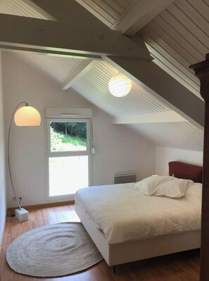 3 chambres, fer et planche à repasser, lit parapluie, Wi-Fi gratuit
