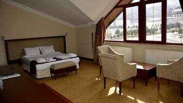 Minibar, in-room safe, laptop workspace, free WiFi