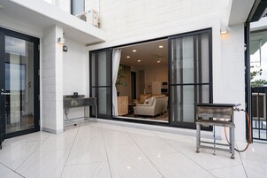 2 多间卧室、免费 WiFi、床单