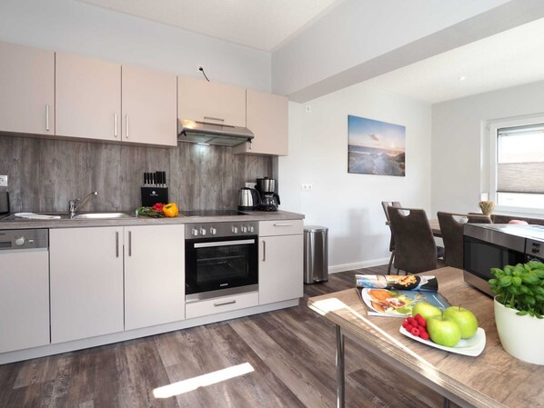 Køleskab, mikrobølgeovn, ovn, opvaskemaskine