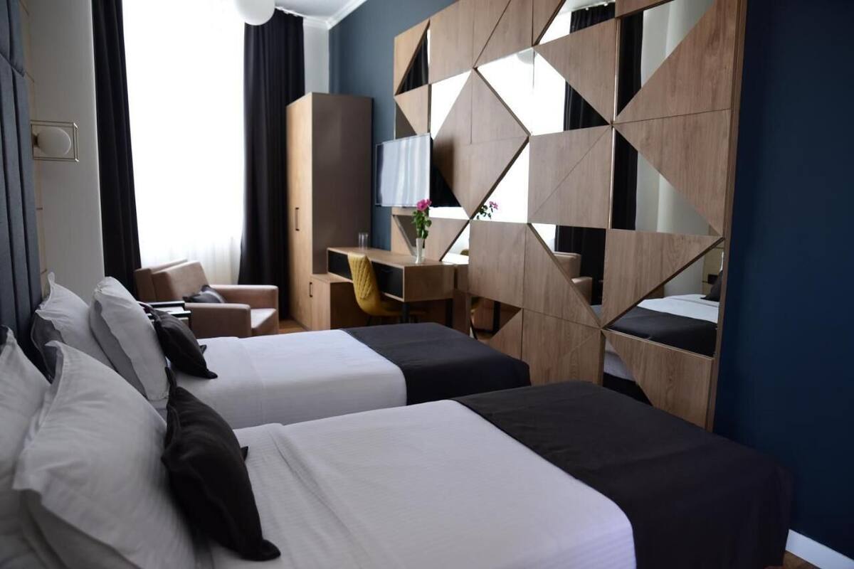 deluxe double or twin room | free wifi