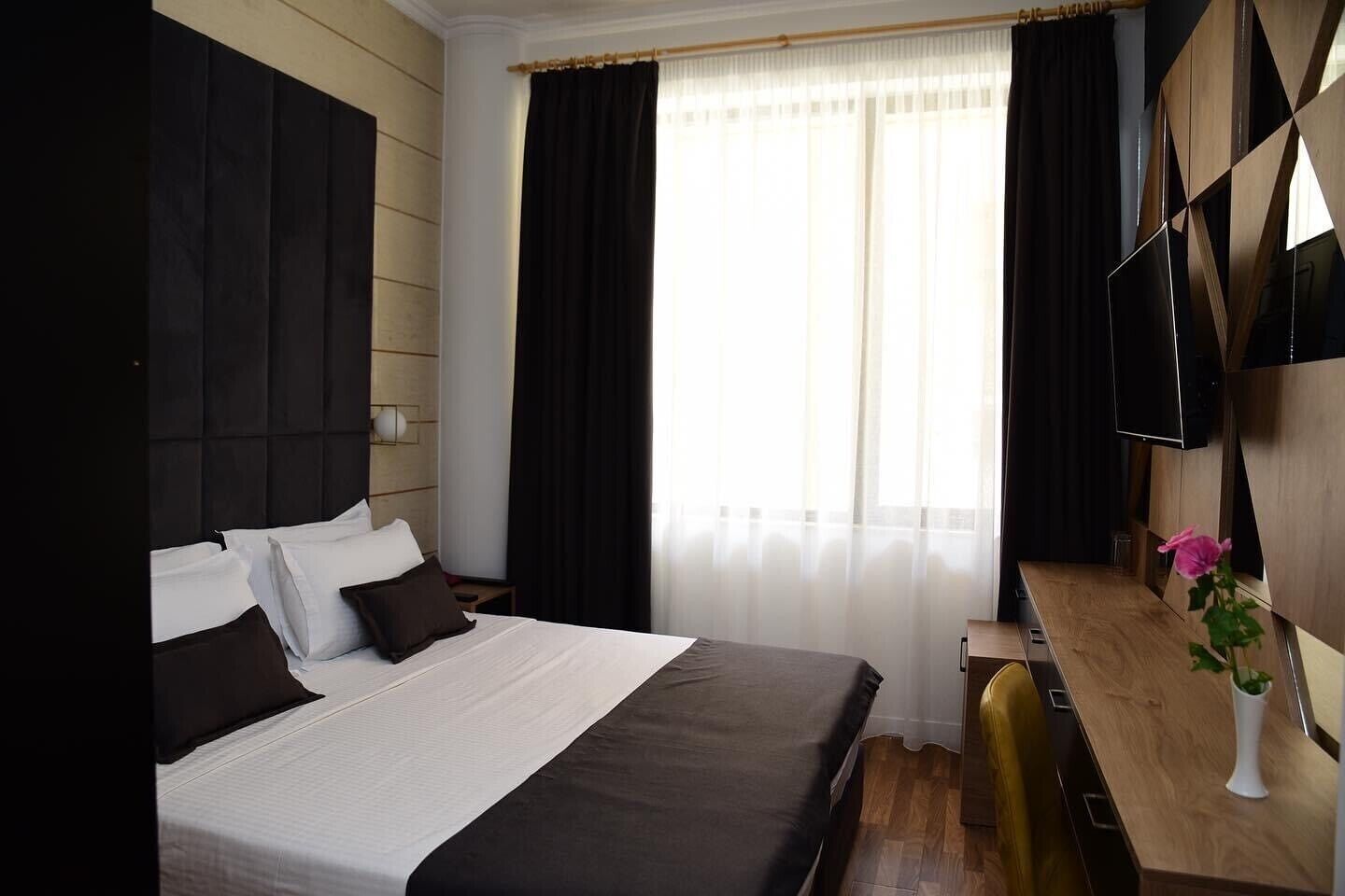 deluxe double or twin room | free wifi