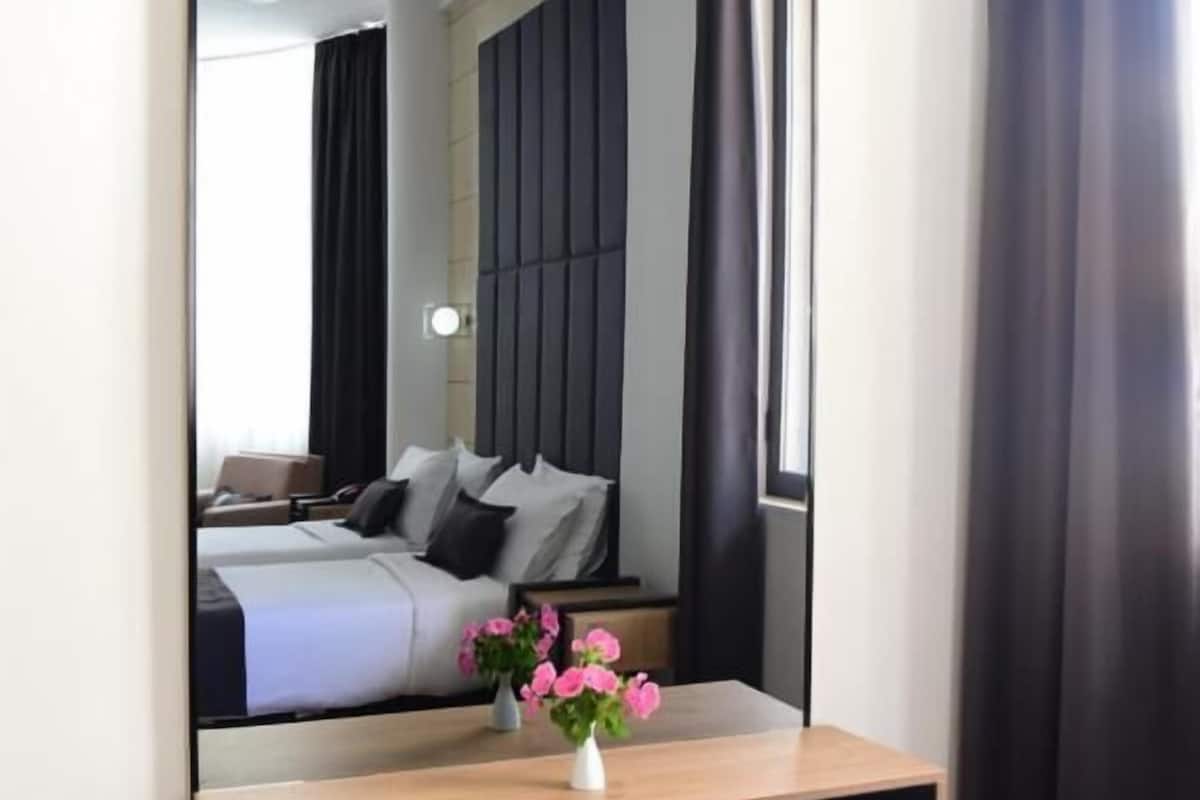 deluxe double or twin room | free wifi