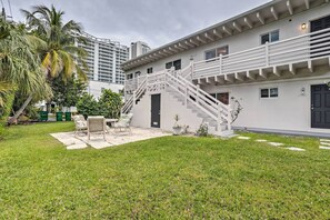 Exterior - Cozy West Palm Beach Condo: 1 Block to Shore! (West Palm Beach)
