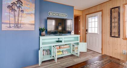 1/2 Mi to Gulf: Family Home in Crystal Beach!
