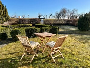 Outdoor dining - Villa Bella - directly on the promenade - Villa Bella apartment 02 (Heringsdorf)