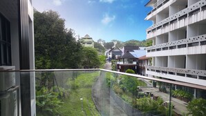 1 Bedroom at Palmyrah Surin Condo | バルコニー