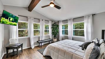 2 habitaciones, tabla de planchar con plancha y cuna de viaje