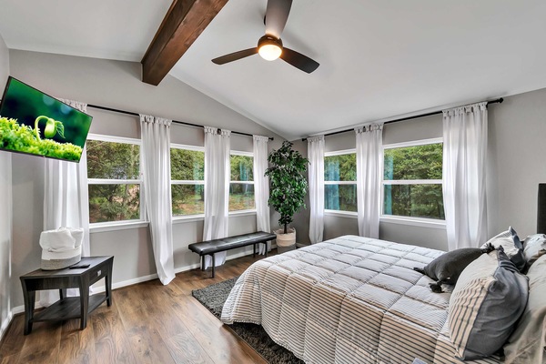 2 bedrooms, iron/ironing board, travel crib, free WiFi