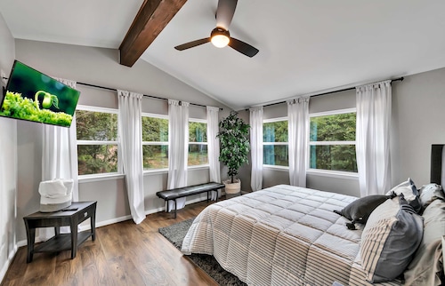 Brazos River Bungalow - Close To Silos & Baylor