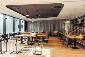 Petit déjeuner buffet servi tous les jours en supplément