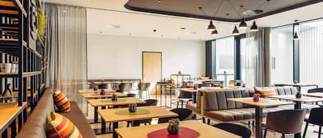 Morgenmadsbuffet hver dag (23 CHF pr. person)