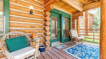 House (3 Bedrooms) | Exterior