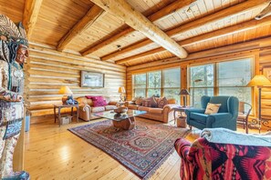 House (3 Bedrooms) | Property amenity