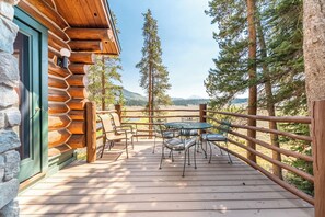House (3 Bedrooms) | Exterior