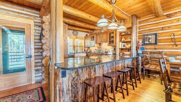 House (3 Bedrooms) | Exterior