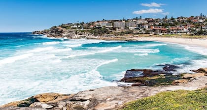 Magnificent 3BR Bronte Holiday House with Views