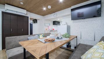 Apartment | Living area | Flat-screen TV