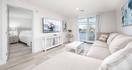 Premier Ocean View Corner Condo (850S.F.)