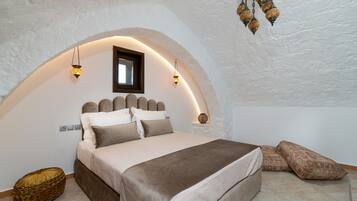 Thalia - Deluxe Cave room | Öryggishólf í herbergi, sérhannaðar innréttingar, sérvalin húsgögn