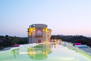 Outdoor pool, pool umbrellas, pool loungers - Brij Lakshman Sagar, Pali (Raipur)