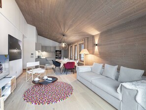 TV - New Apartment in Rochebrune, Megève: 2 Bedrooms, Pool, Gym, Sauna, and Hammam (Megève)
