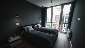 Classic Apartment | 1 bedroom, premium bedding, desk, iron/ironing board - Kostjukowski Apartments Shevchenka 60 (Lviv)